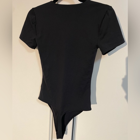 Babaton Contour Crew Shortsleeve Bodysuit - Picture 8 of 10